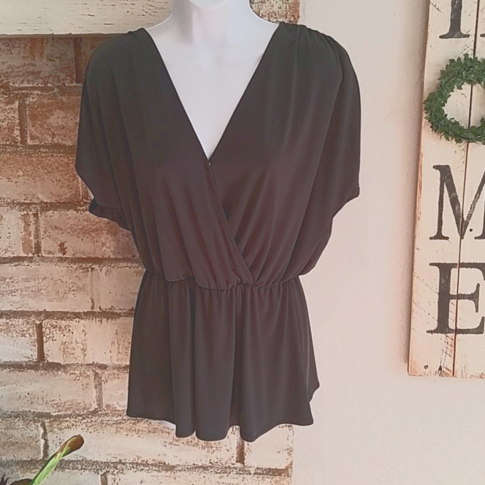 Like New Banana Republic Gray Peplum Top